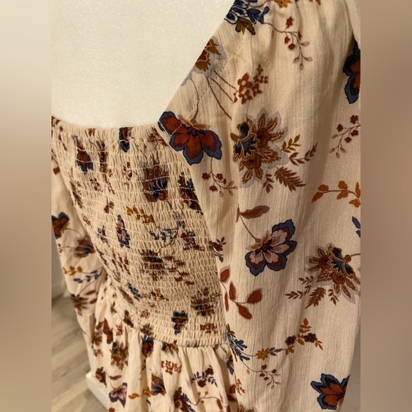 NEW Francesca’s Long Sleeve Floral Print Blouse Size S. NWT - Picture 4 of 7